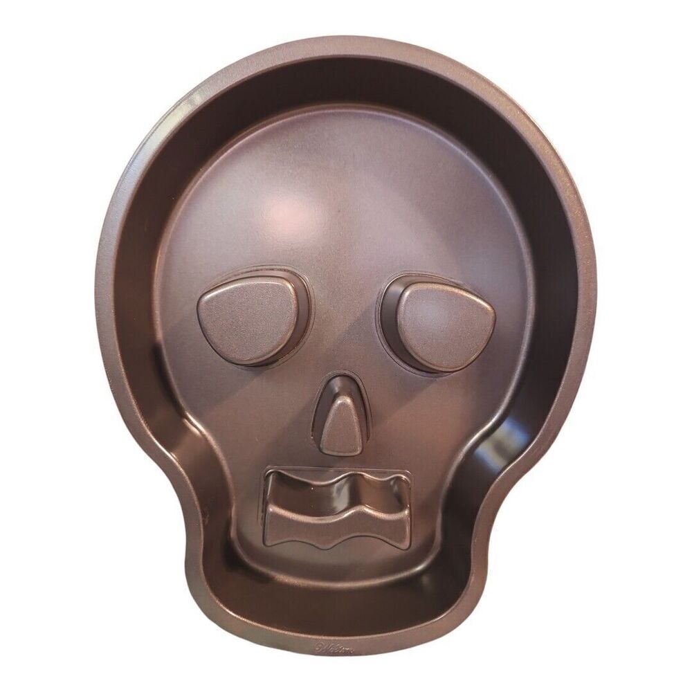 Wilton Halloween Skull Skeleton Sugar Skull Cake Pan Metal Non Stick 12 x 9.5"